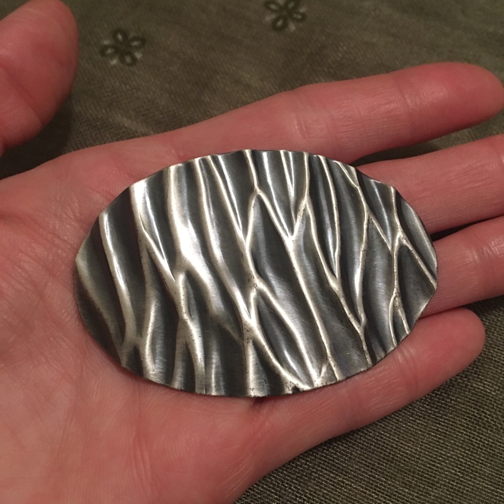 Vintage Large Oval Shaped Silver Tone Brooch Pin